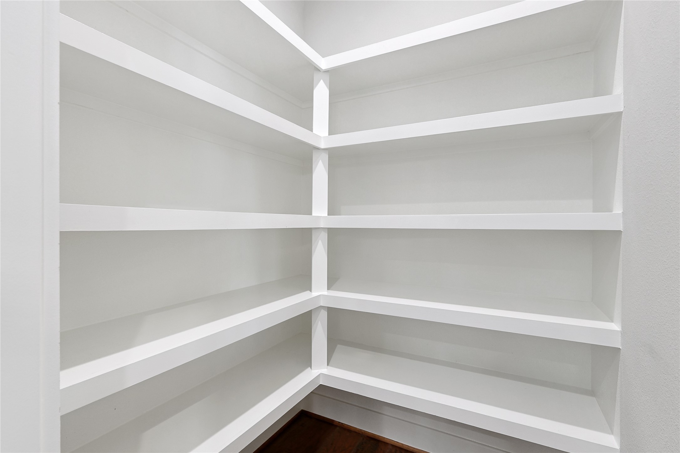 1222 Upton Street Houston, TX 77020 - Photo 17 of 41 a close view of closet
