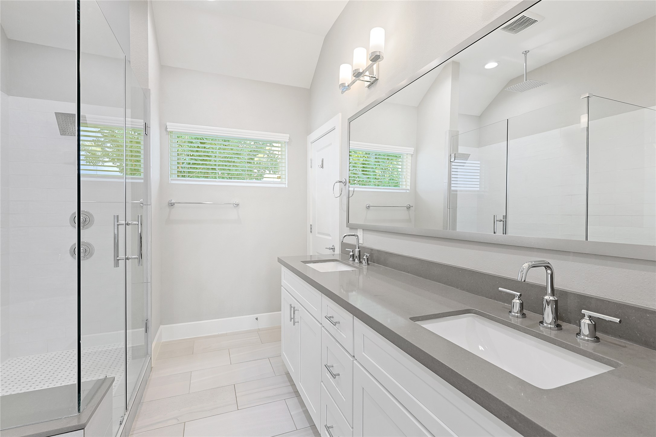 1222 Upton Street Houston, TX 77020 - Photo 23 of 41 a bathroom with a granite countertop sink mirror and double