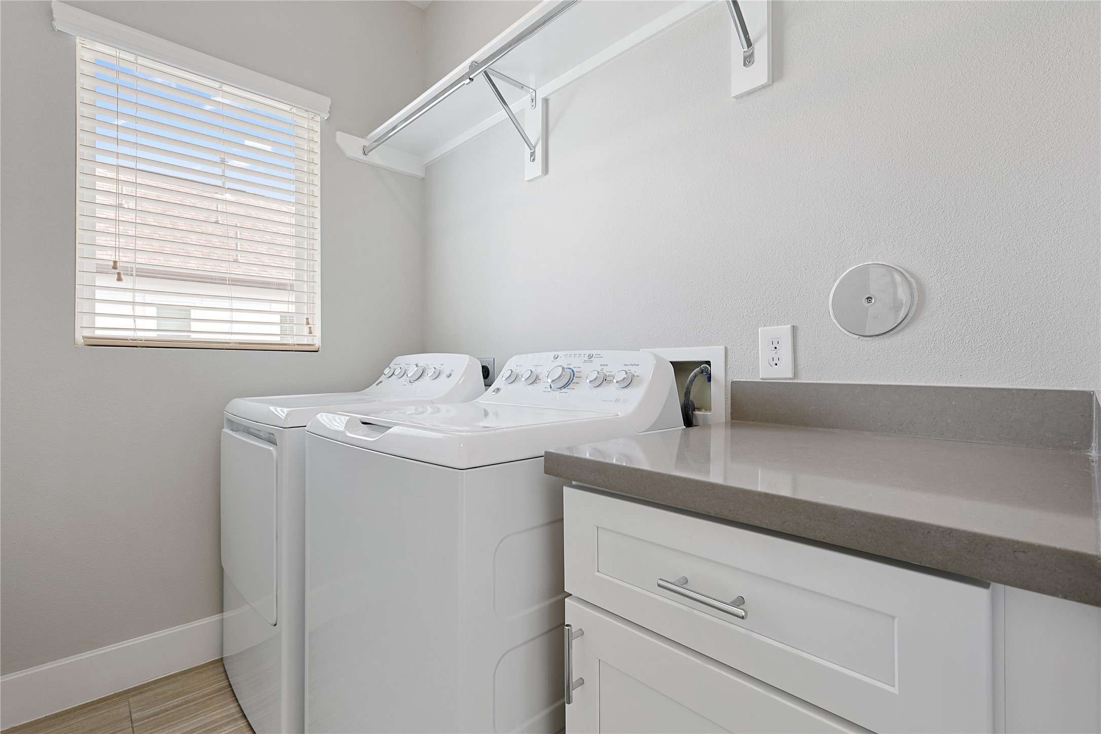 1222 Upton Street Houston, TX 77020 - Photo 30 of 41 a utility room with dryer and washer