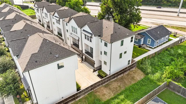 $2,600 | 1222 Upton Street, Houston, TX 77020