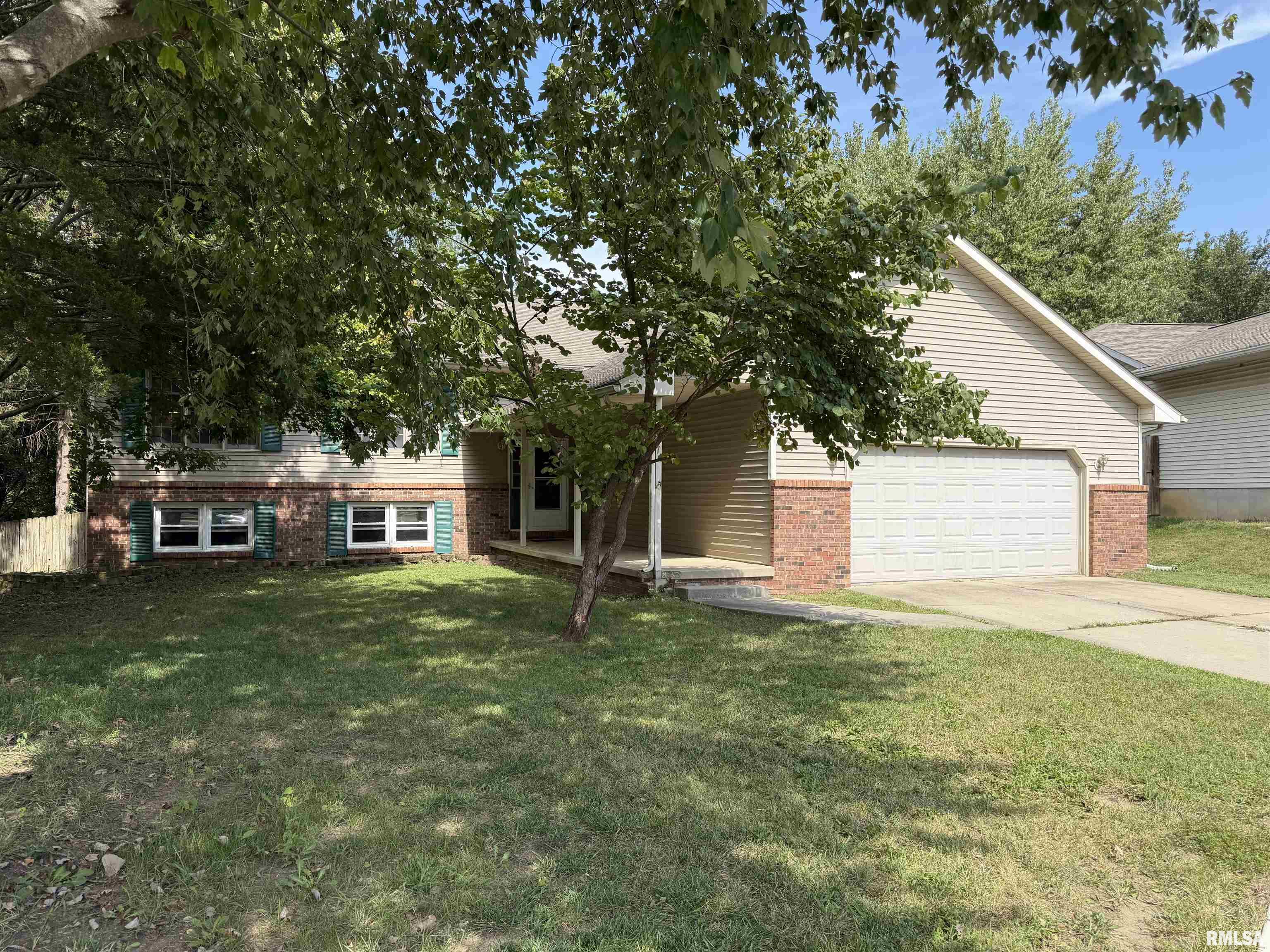 74 Holiday Road Springfield, IL 62702 - Photo 4 of 4 Gallery Image 4