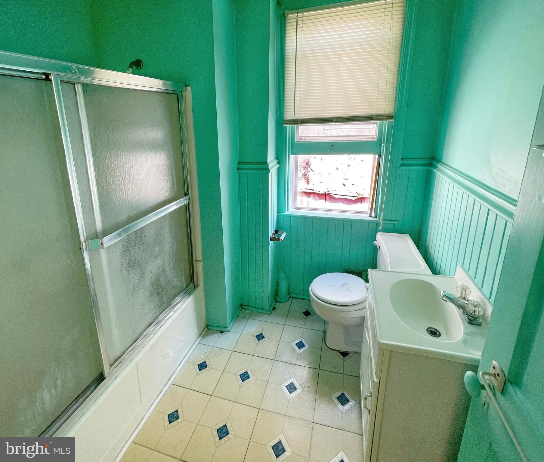 3529 Roland Avenue Baltimore, MD 21211 - Photo 11 of 16 Full bathroom