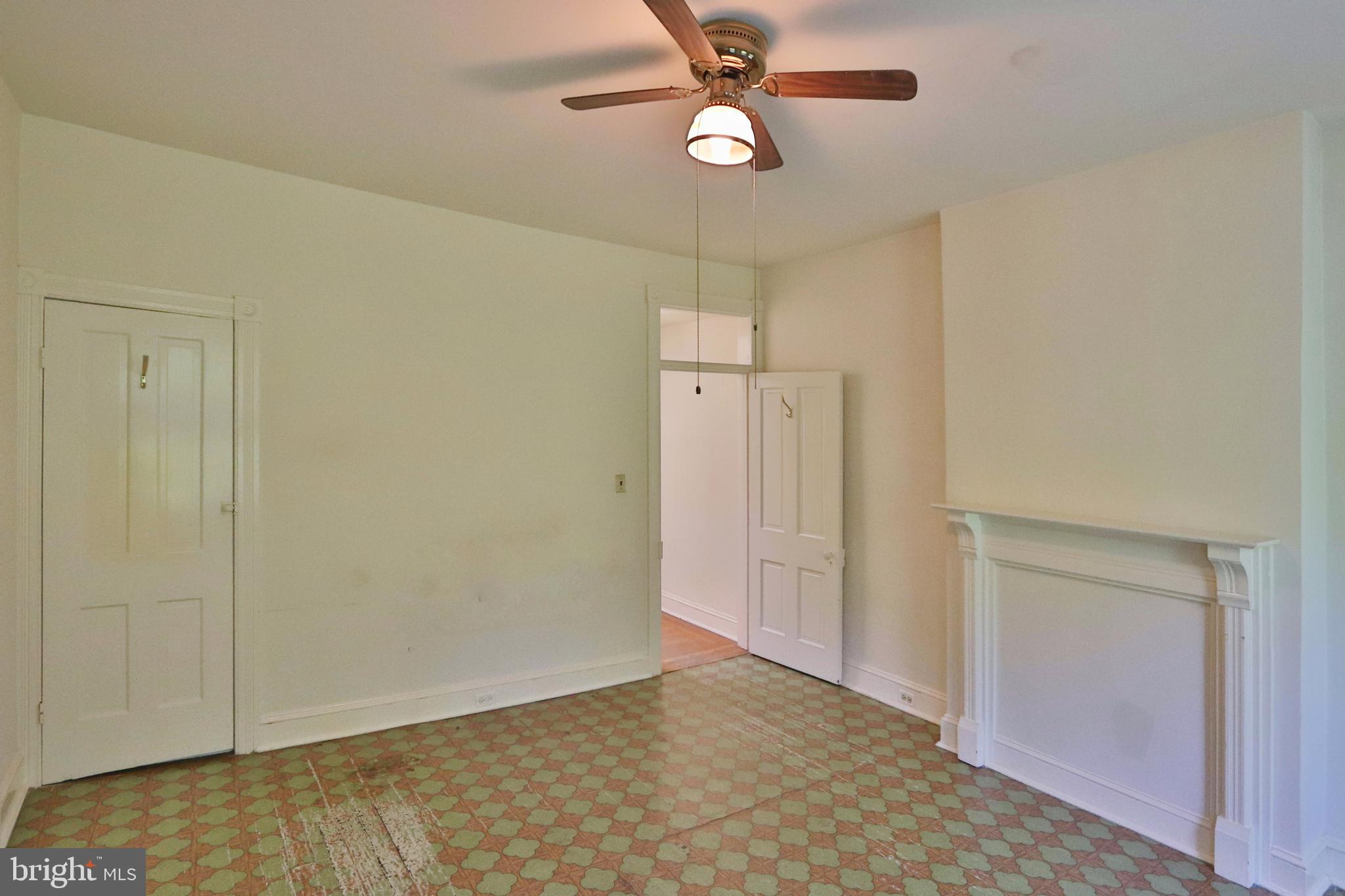 3529 Roland Avenue Baltimore, MD 21211 - Photo 9 of 16 Front bedroom