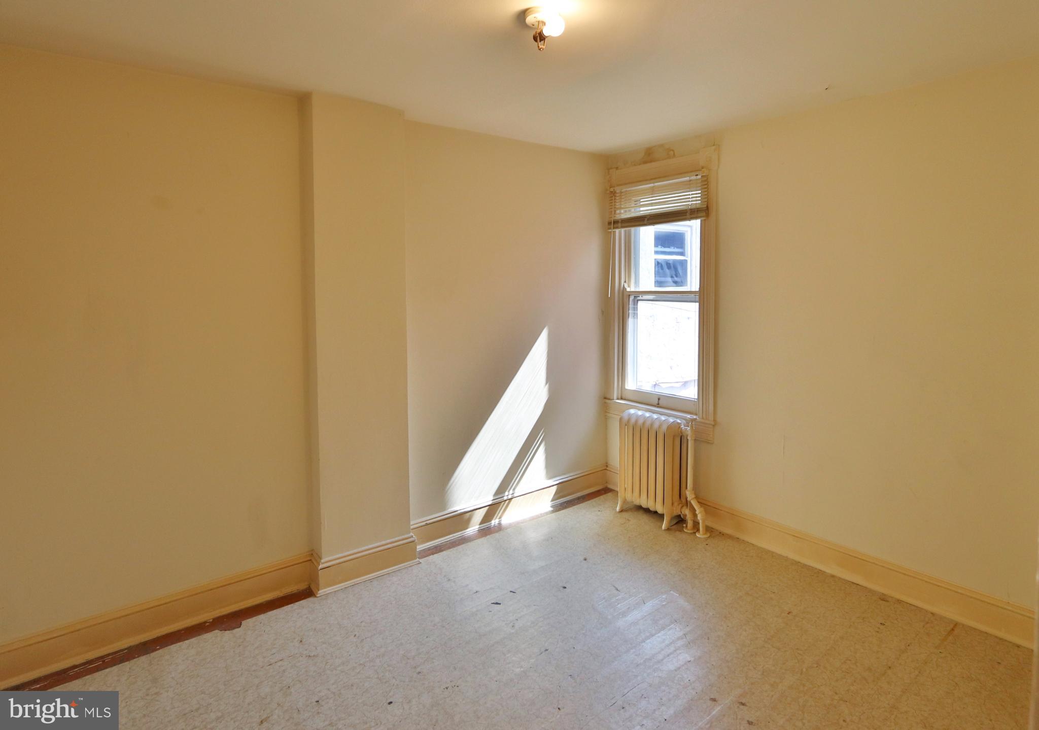 3529 Roland Avenue Baltimore, MD 21211 - Photo 10 of 16 Second bedroom