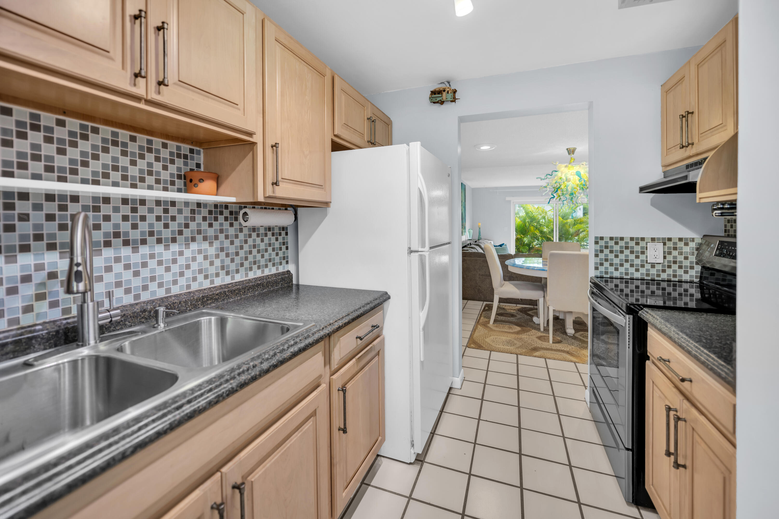 40 High Point Road, Unit 402 Tavernier, FL 33070 - Photo 10 of 20 Kitchen