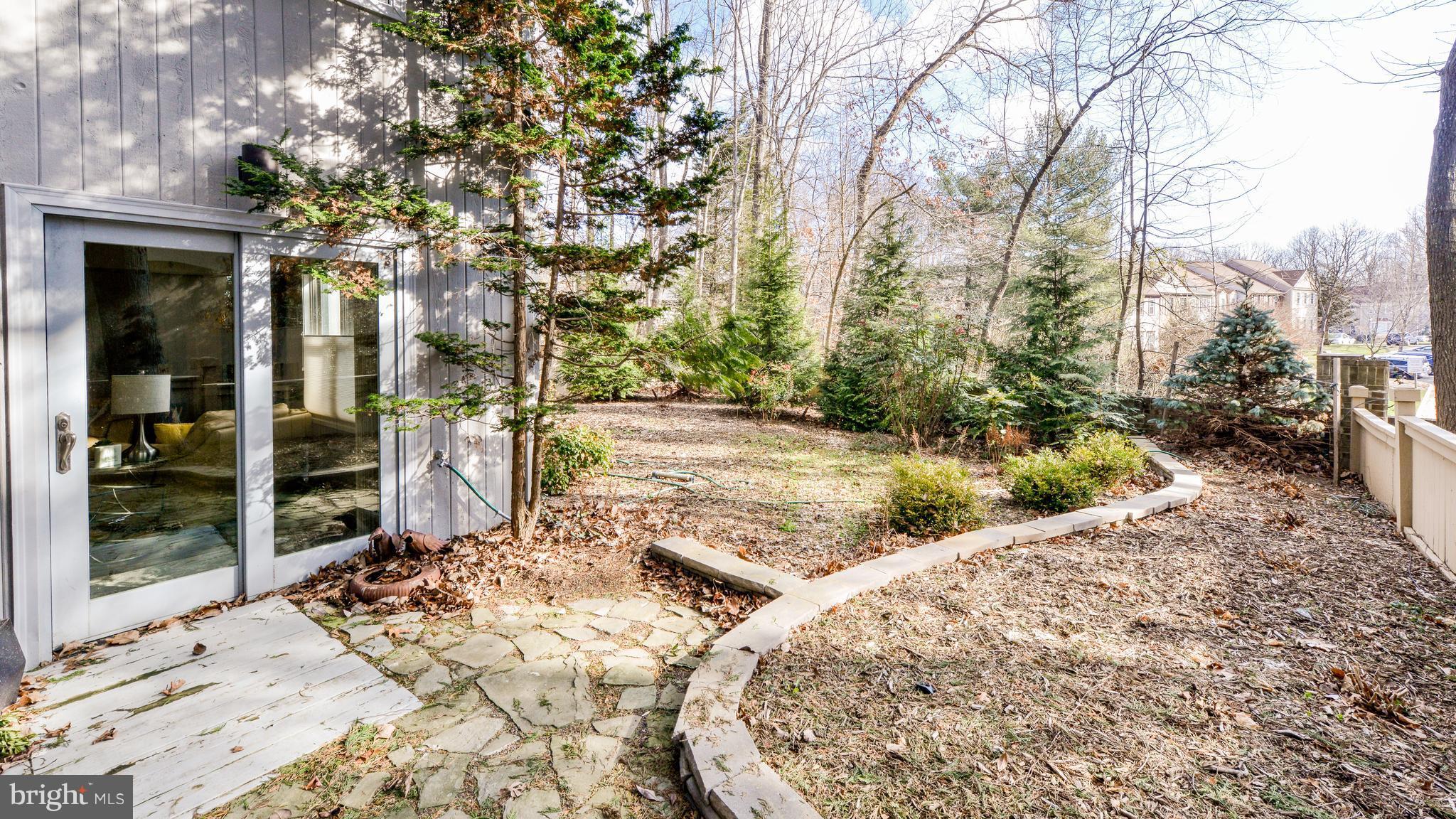 2041 Beacon Place Reston, VA 20191 - Photo 30 of 30 a view of a backyard of the house