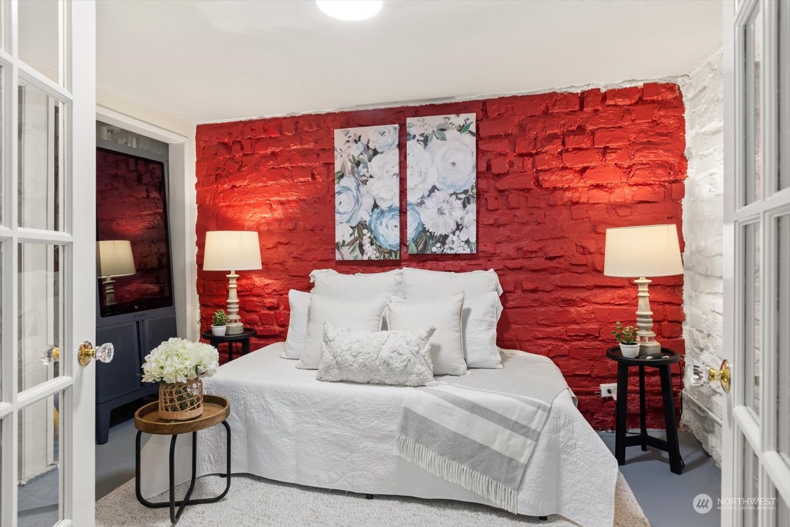 15908 68th Avenue West Edmonds, WA 98026 - Photo 24 of 40 a bed room with a bed and a chair