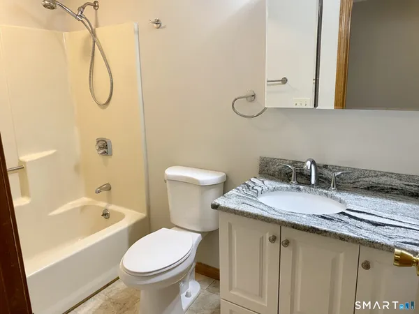 $2,800 | 139 Songbird Lane, Unit 139, Farmington, CT 06032