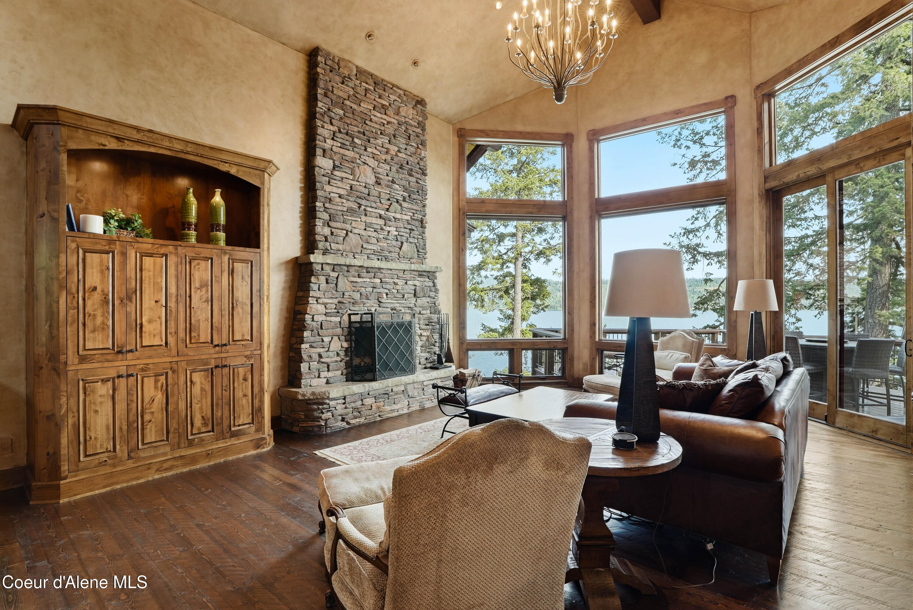 7190 West Rockford Bay Road Coeur D'Alene, ID 83814 - Photo 14 of 95 Picture Windows