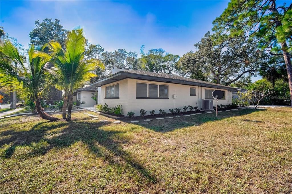 1223 Cocoanut Avenue Sarasota, FL 34236 - Photo 1 of 1