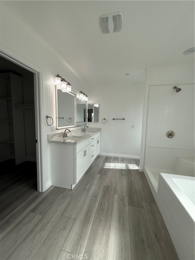 7398 North Maple Fontana, CA 92336 - Photo 15 of 24 Primary Bathroom