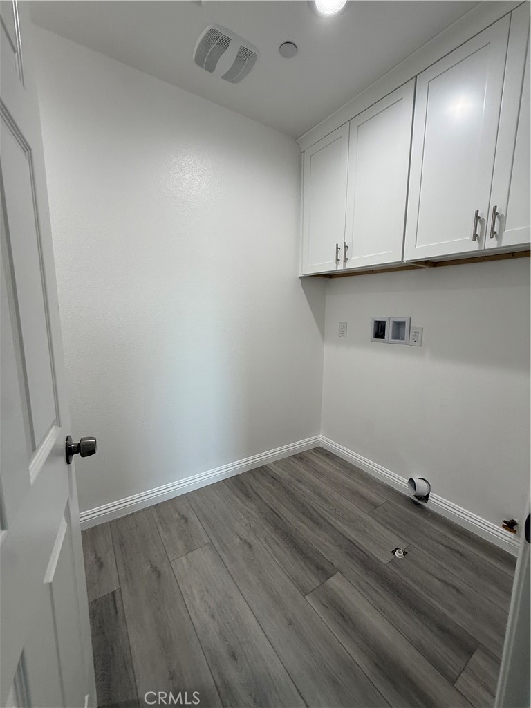 7398 North Maple Fontana, CA 92336 - Photo 22 of 24 Laundry Room