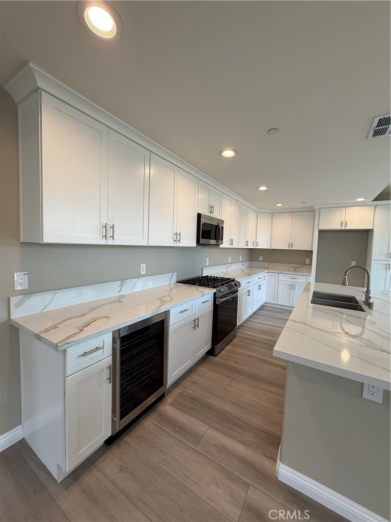 7398 North Maple Fontana, CA 92336 - Photo 3 of 24 Kitchen
