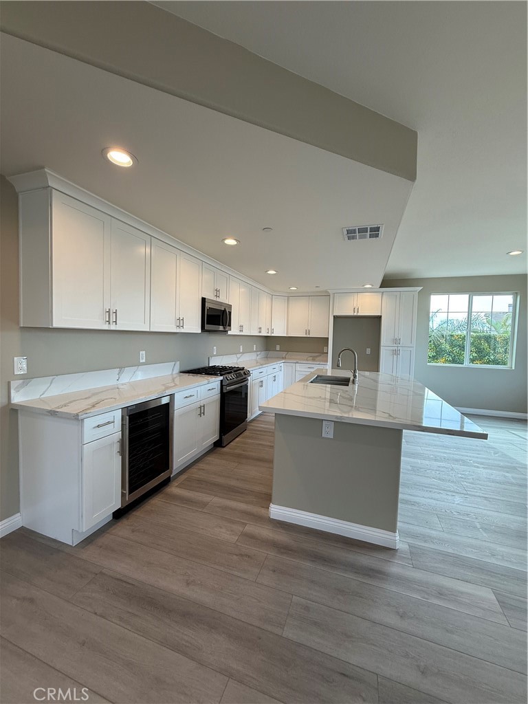 7398 North Maple Fontana, CA 92336 - Photo 4 of 24 Kitchen