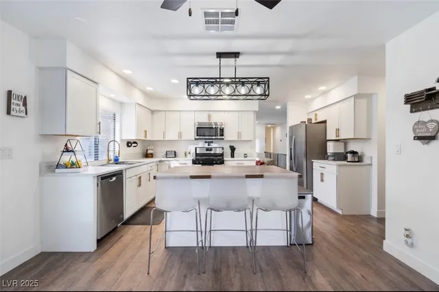 $3,645 | 712 Glen Abbey Circle, Las Vegas, NV 89107