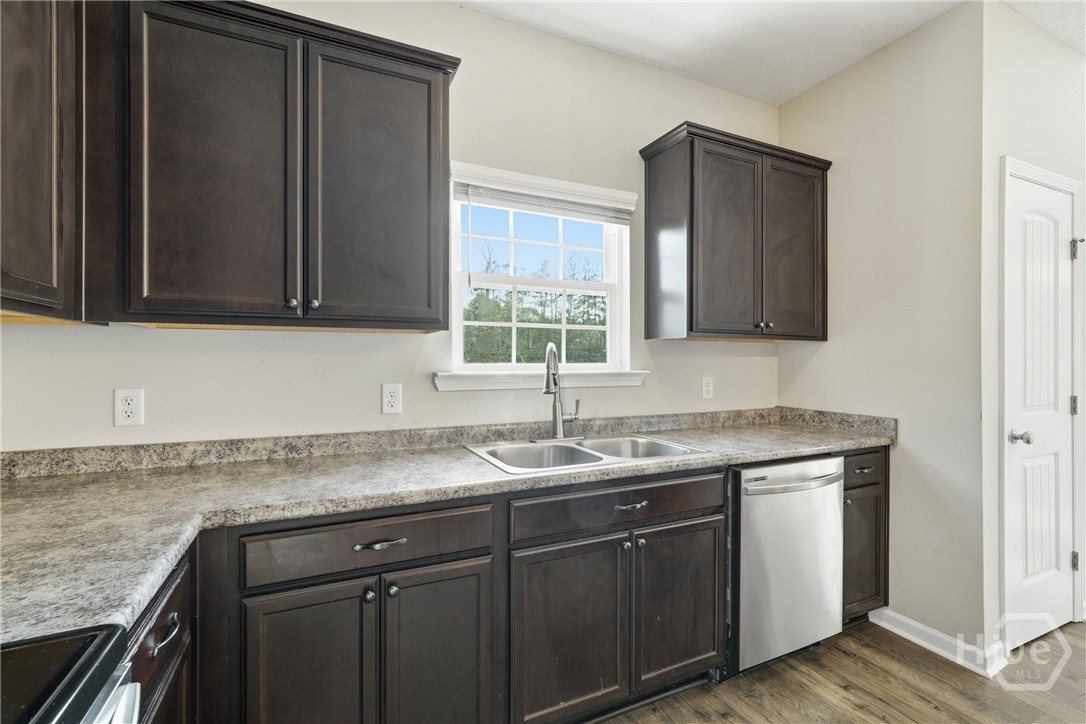 1297 Talmadge Road Allenhurst, GA 31301 - Photo 11 of 32 Kitchen stainless steel appliances