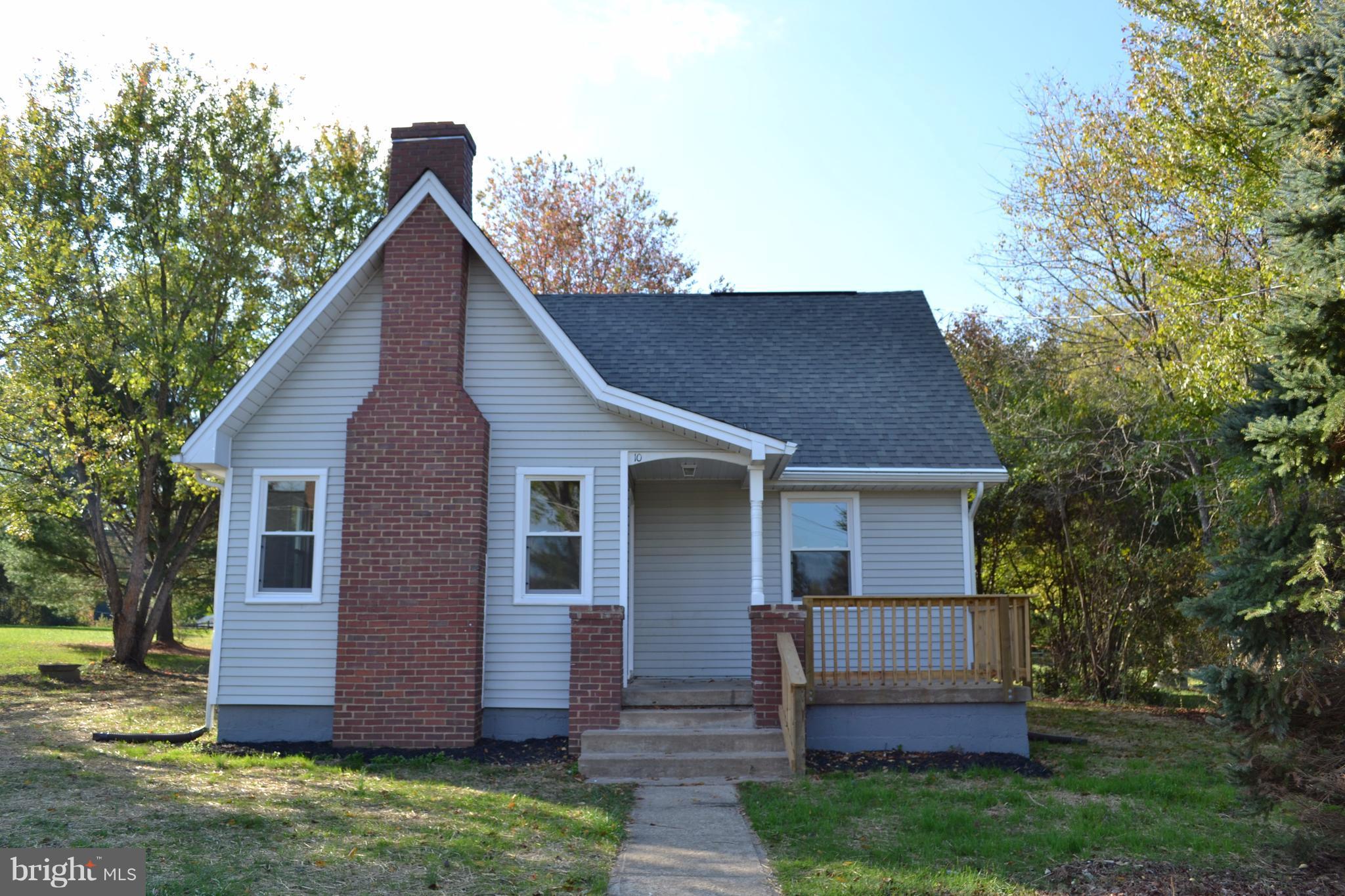 10 Manse Road Fredericksburg, VA 22406 - Photo 1 of 22 Exterior (Front)