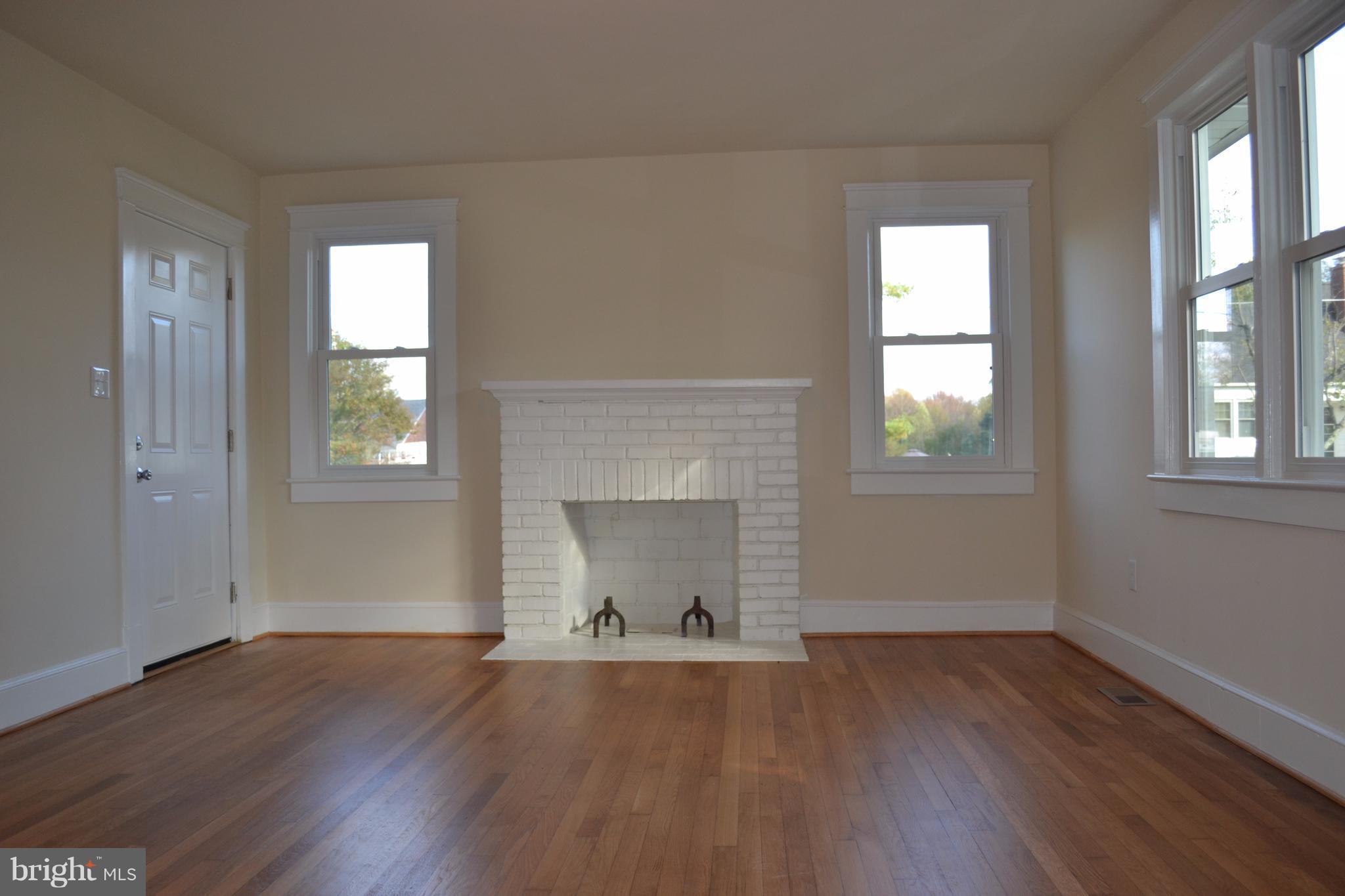 10 Manse Road Fredericksburg, VA 22406 - Photo 5 of 22 Living Room
