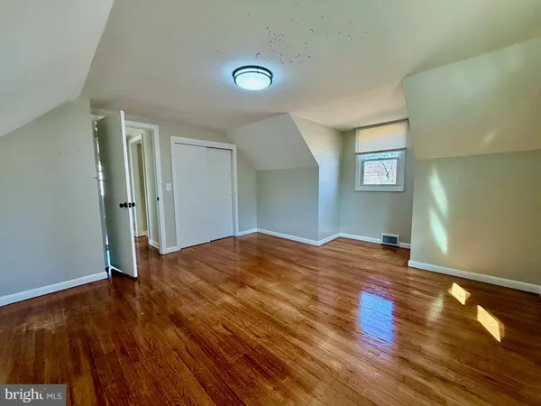 $3,250 | 255 Regina Avenue, Hamilton, NJ 08619