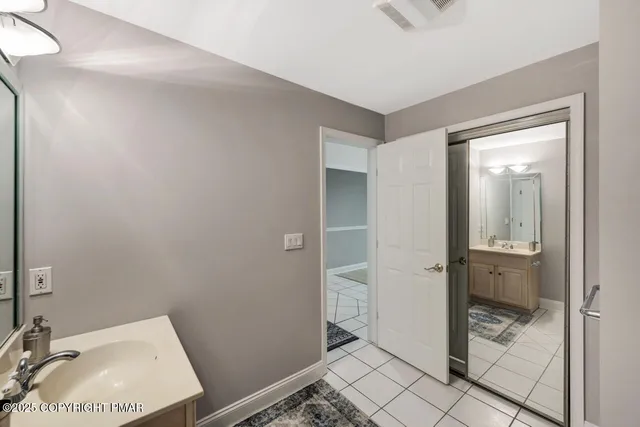 $799,000 | 648 Marion Lane, Brodheadsville, PA 18322