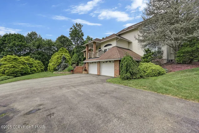 $799,000 | 648 Marion Lane, Brodheadsville, PA 18322