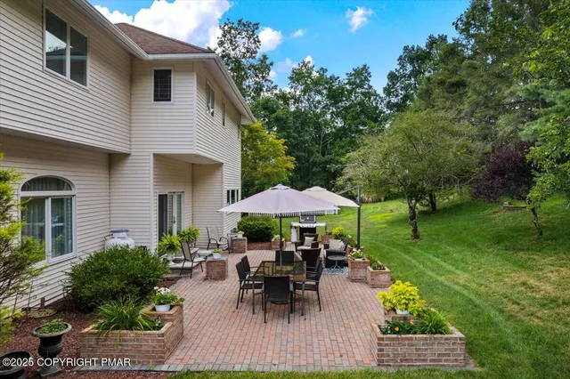 $799,000 | 648 Marion Lane, Brodheadsville, PA 18322