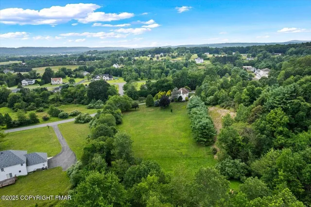 $799,000 | 648 Marion Lane, Brodheadsville, PA 18322