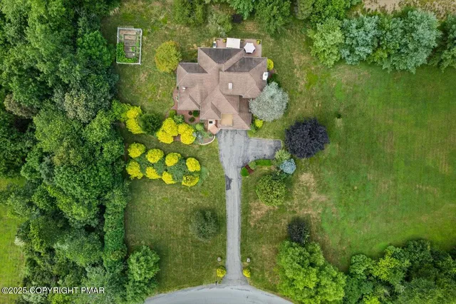 $799,000 | 648 Marion Lane, Brodheadsville, PA 18322