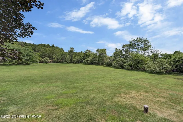 $799,000 | 648 Marion Lane, Brodheadsville, PA 18322