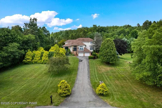 $799,000 | 648 Marion Lane, Brodheadsville, PA 18322