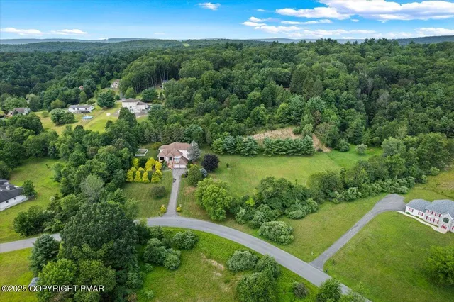 $799,000 | 648 Marion Lane, Brodheadsville, PA 18322