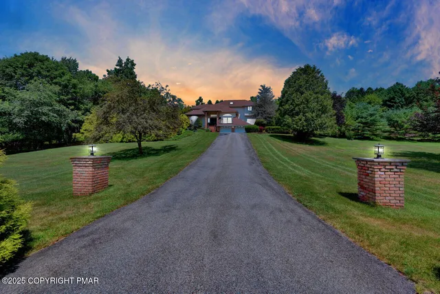 $799,000 | 648 Marion Lane, Brodheadsville, PA 18322