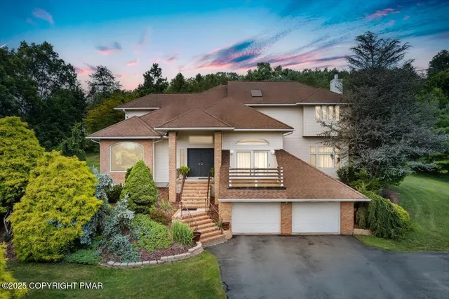 $799,000 | 648 Marion Lane, Brodheadsville, PA 18322