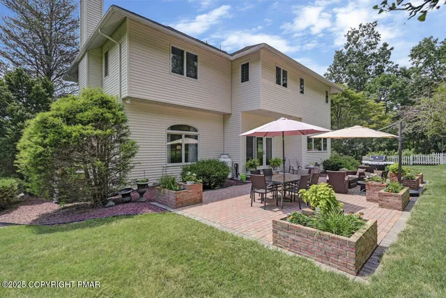 $799,000 | 648 Marion Lane, Brodheadsville, PA 18322