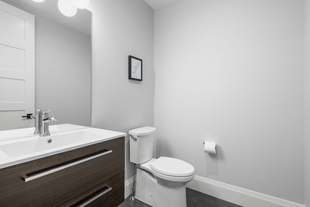 1058 Beacon Street, Unit 2 Newton, MA 02459 - Photo 5 of 40