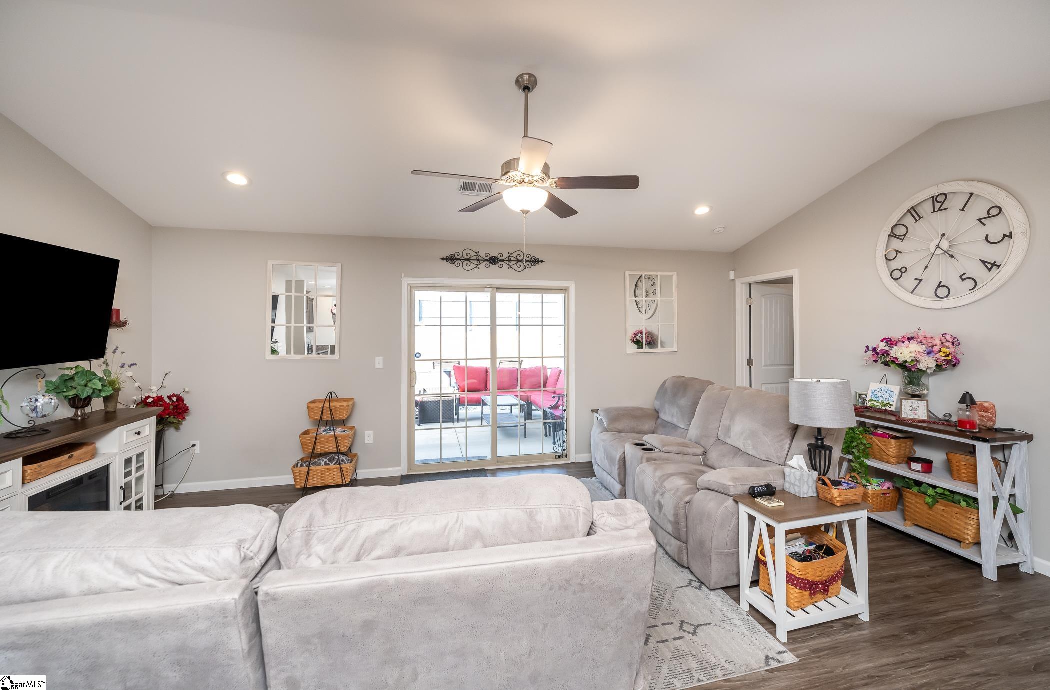 113 Sleepy River Road Simpsonville, SC 29681 - Photo 3 of 36 Gallery Image 3