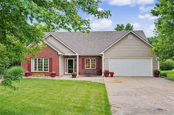 $549,900 | 210 East High Street, Baldwin City, KS 66006