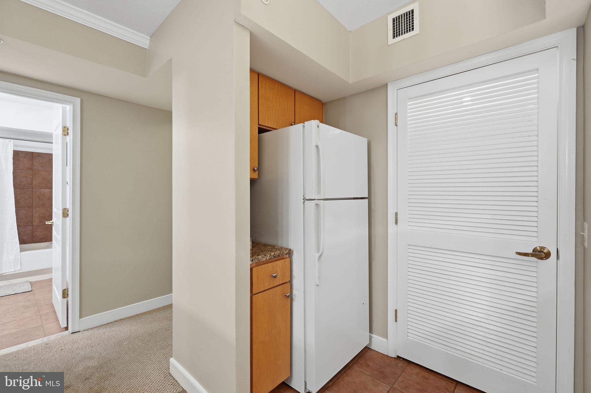 631 D Street Northwest, Unit 435 Washington, DC 20004 - Photo 7 of 26 Kitchen