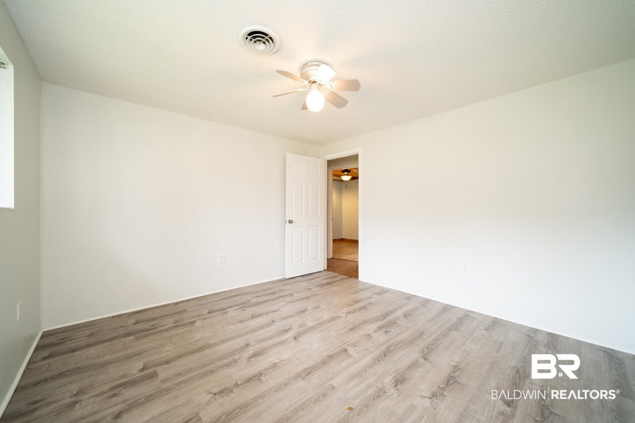 7633 Hoppes Drive Foley, AL 36535 - Photo 13 of 29