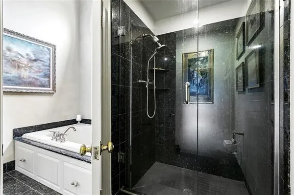 $1,300,000 | 19 Rue Royale, Metairie, LA 70002