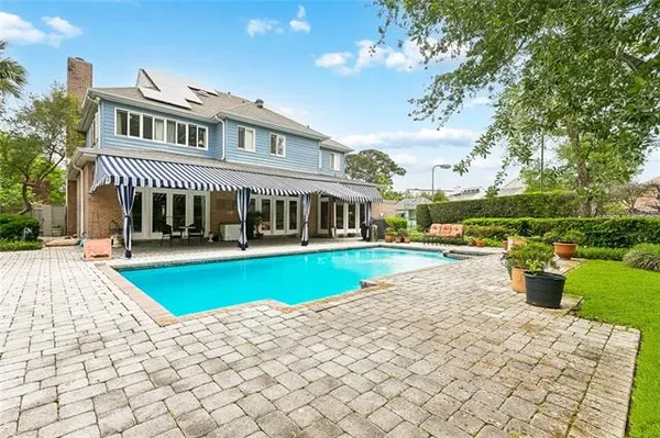 $1,300,000 | 19 Rue Royale, Metairie, LA 70002