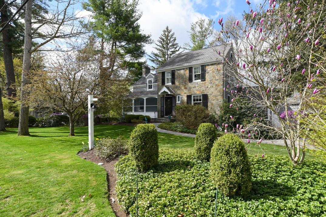 35 Forest Road Bethlehem, NY 12054 - Photo 1 of 32 Photo 1
