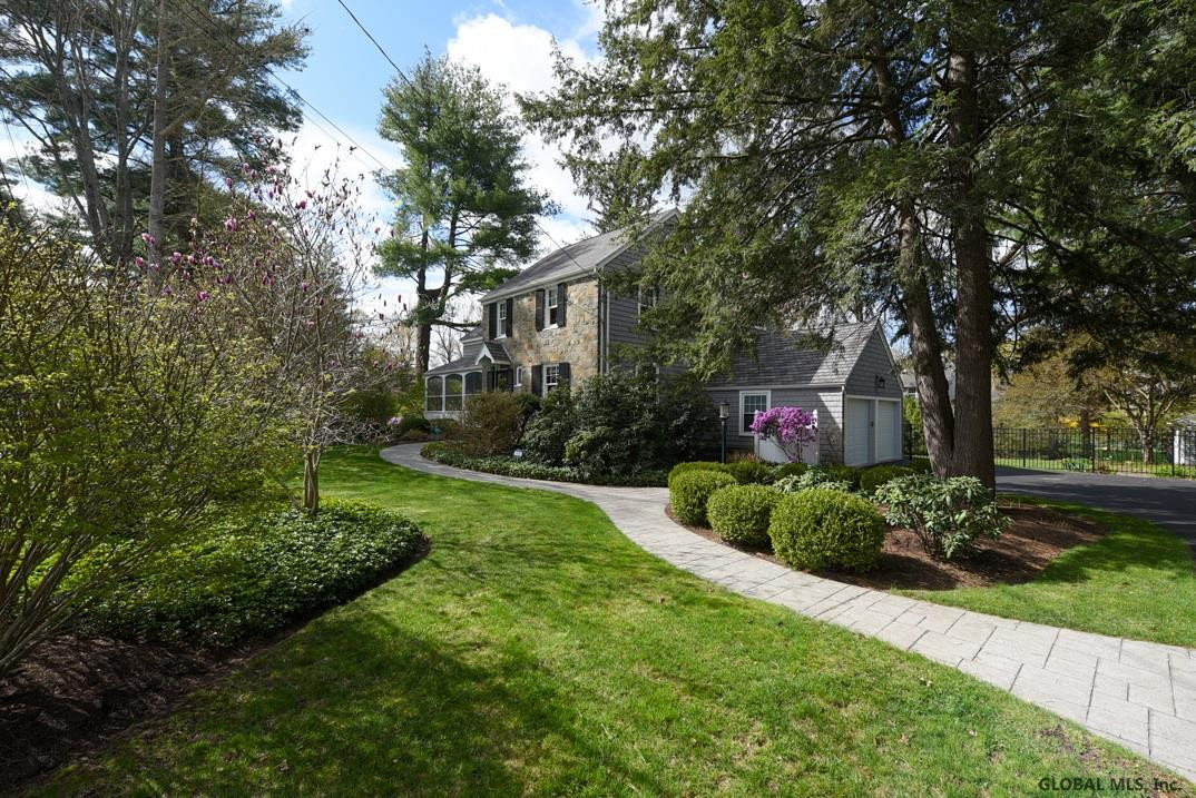 35 Forest Road Bethlehem, NY 12054 - Photo 2 of 32 Photo 2