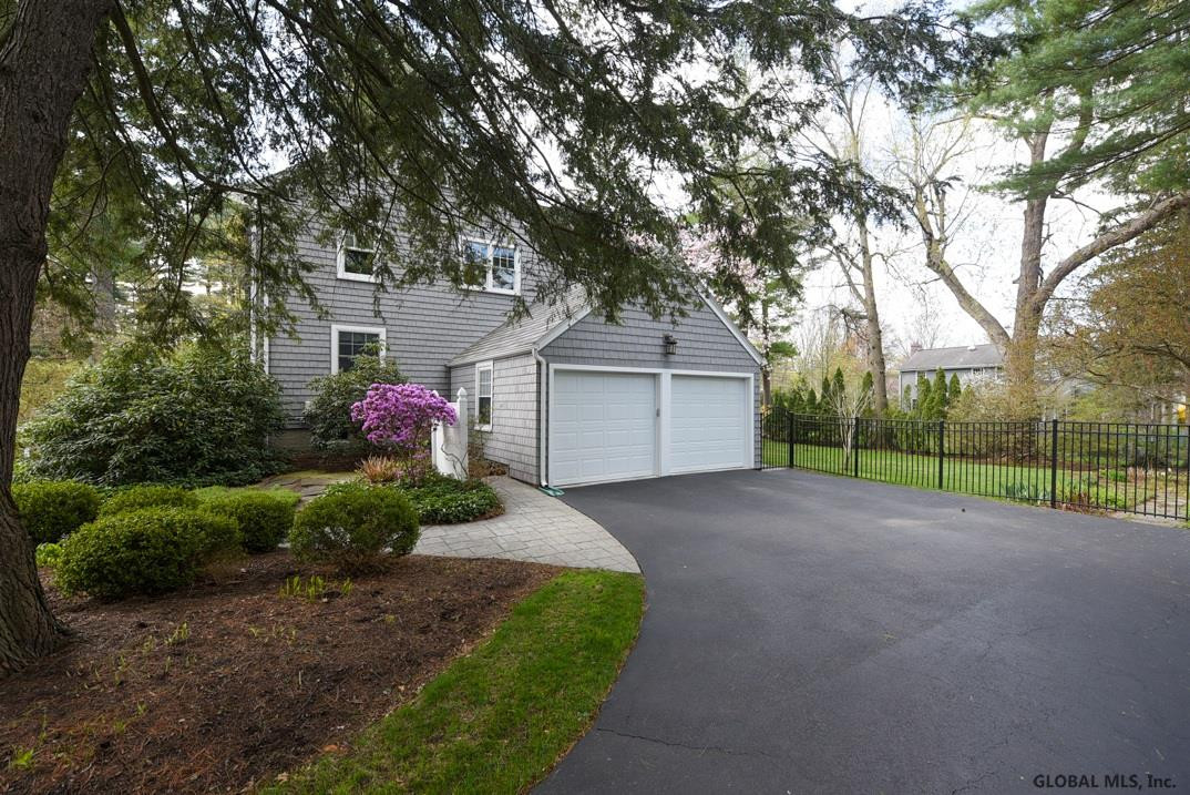 35 Forest Road Bethlehem, NY 12054 - Photo 3 of 32 Photo 3