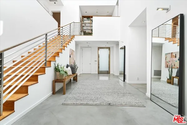 $17,600 | 211 South Valley Street, Burbank, CA 91505