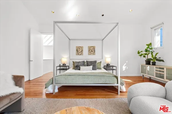 $17,600 | 211 South Valley Street, Burbank, CA 91505