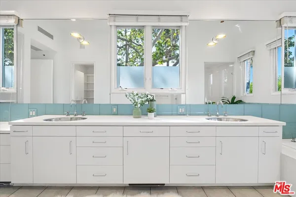 $17,600 | 211 South Valley Street, Burbank, CA 91505