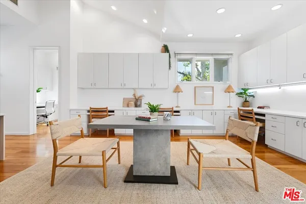 $17,600 | 211 South Valley Street, Burbank, CA 91505