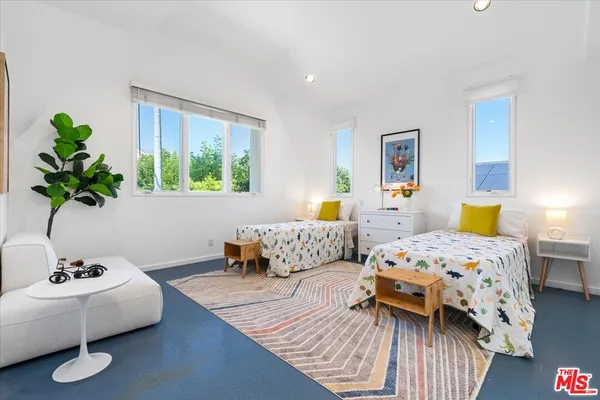 $17,600 | 211 South Valley Street, Burbank, CA 91505