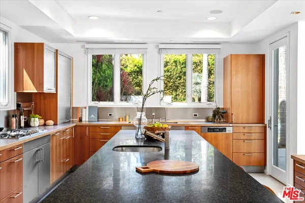 $17,600 | 211 South Valley Street, Burbank, CA 91505
